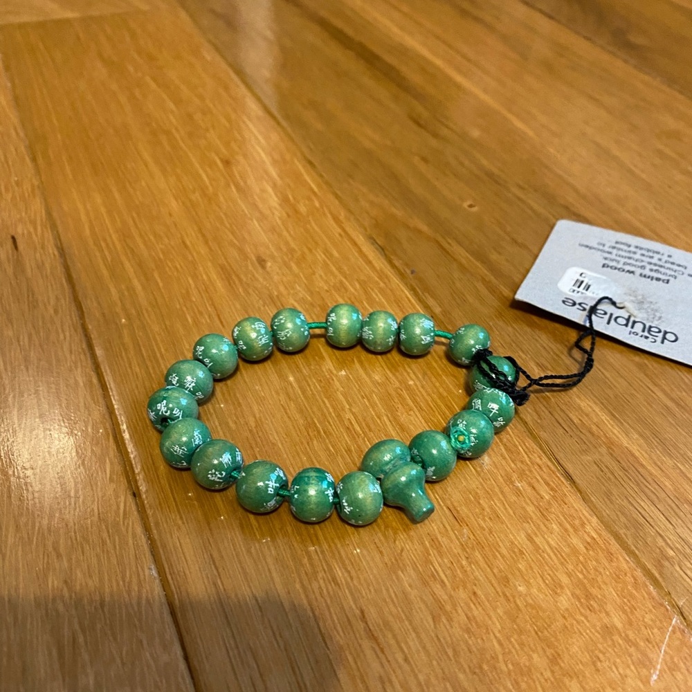 Green palm wood bracelet